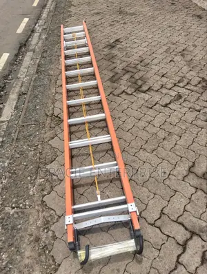 Non-Conductive Ladder/ Fiberglass Extension Ladder