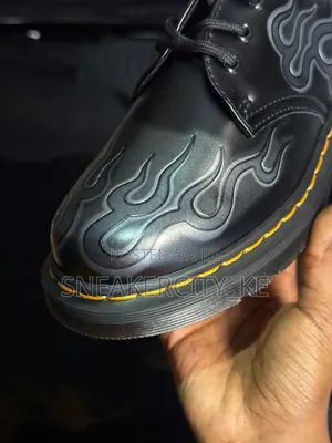 Dr Martesian 1461 Inferno Oxfords