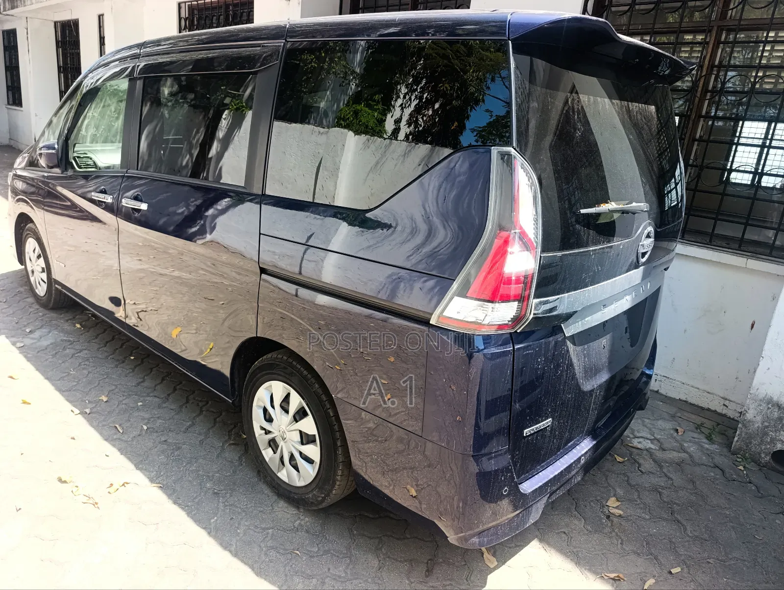 Nissan Serena 2019 Blue