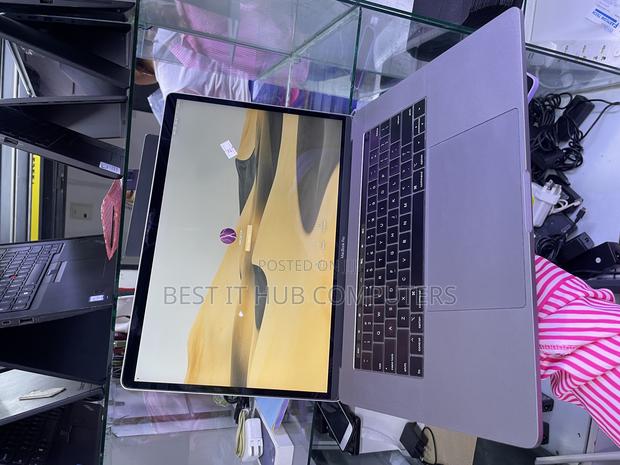 Laptop Apple MacBook Pro 2019 32GB Intel Core i9 SSD 512GB - thumbnail 3