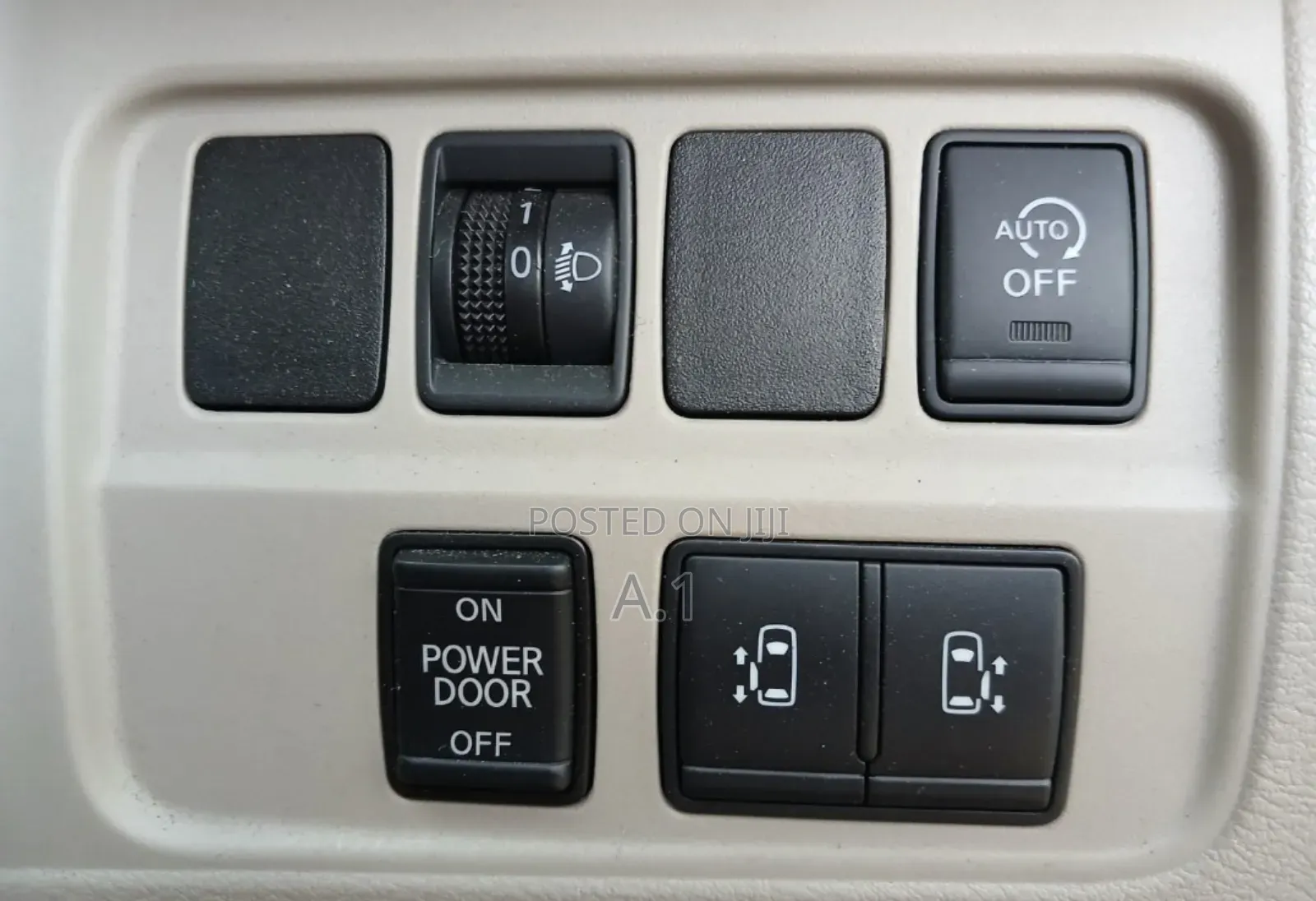 Nissan Serena 2019 Blue