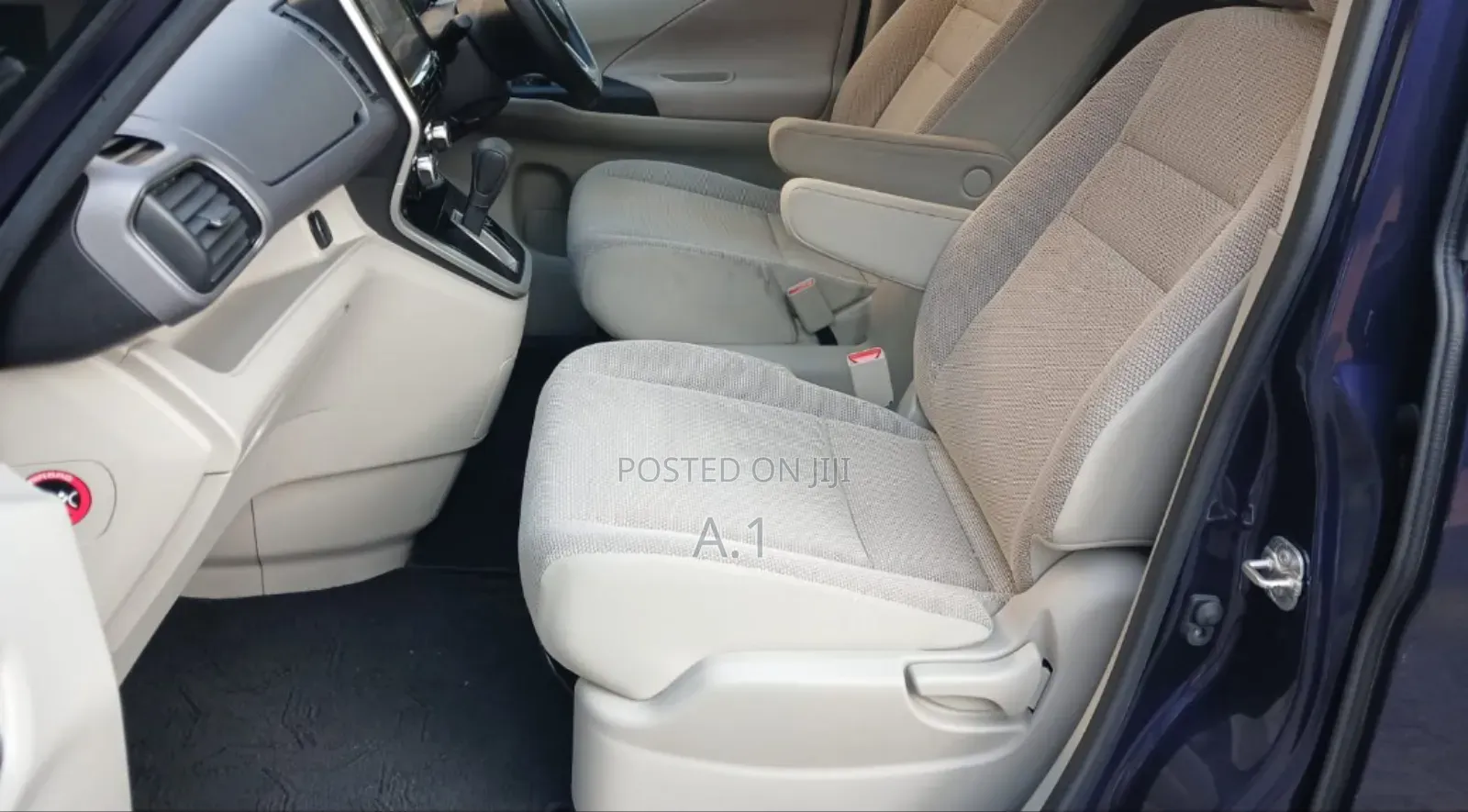 Nissan Serena 2019 Blue