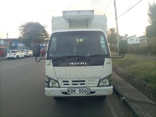 Isuzu NKR Local - main view