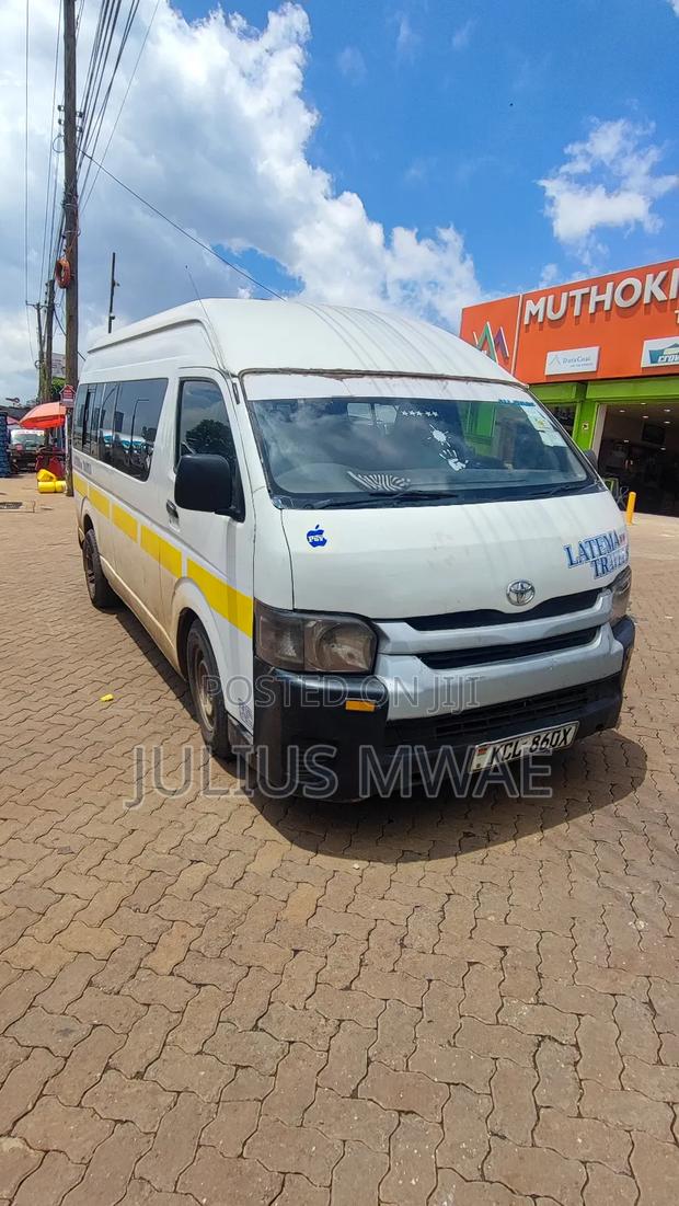 Toyota Grand HiAce 2018 White