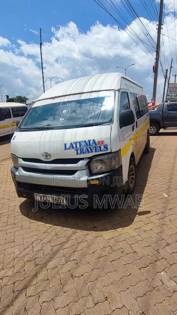 Toyota Grand HiAce 2018 White - thumbnail 3