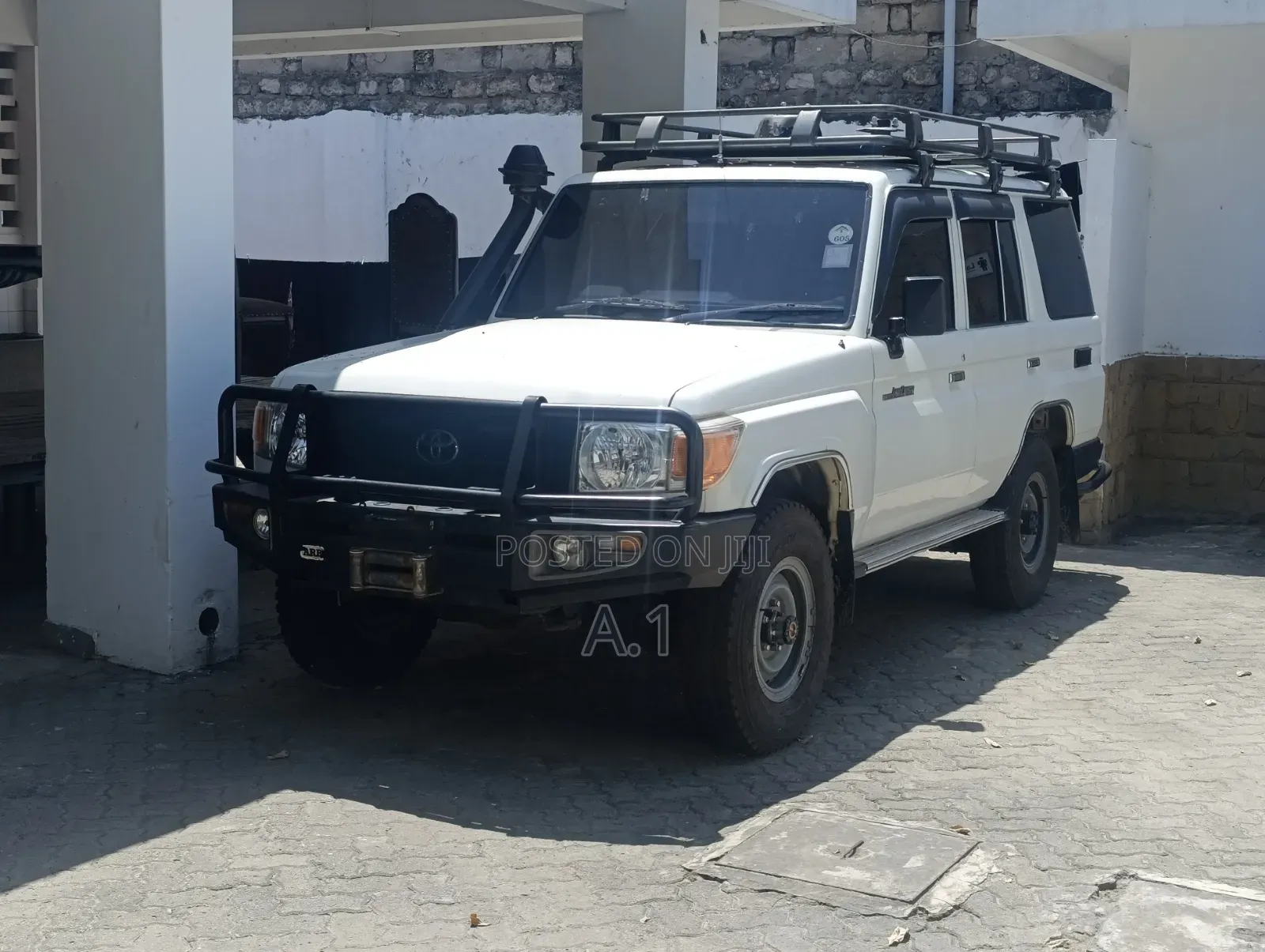 Toyota Land Cruiser 4.5 V8 VXR 2018 White