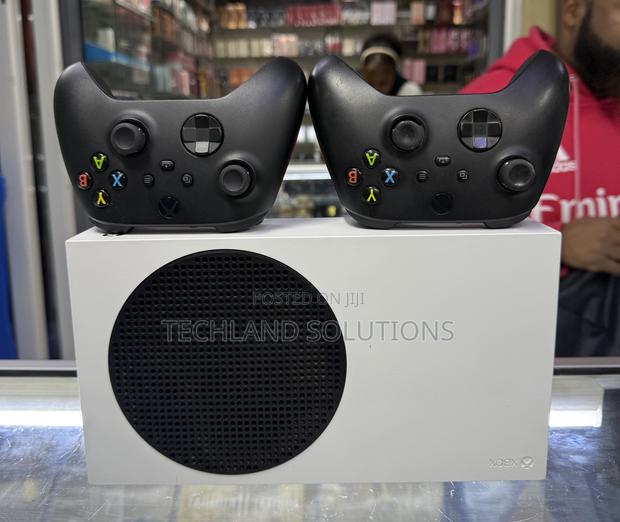 Cerfied and Ready to Use Xbox Series S Machine - thumbnail 6