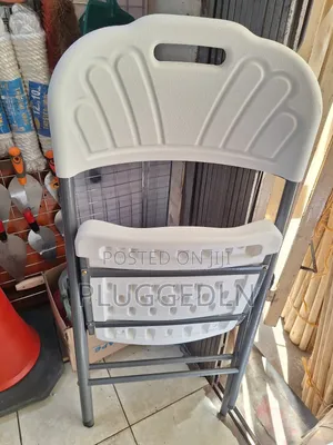 Heavy-Duty Portable Folding Chair