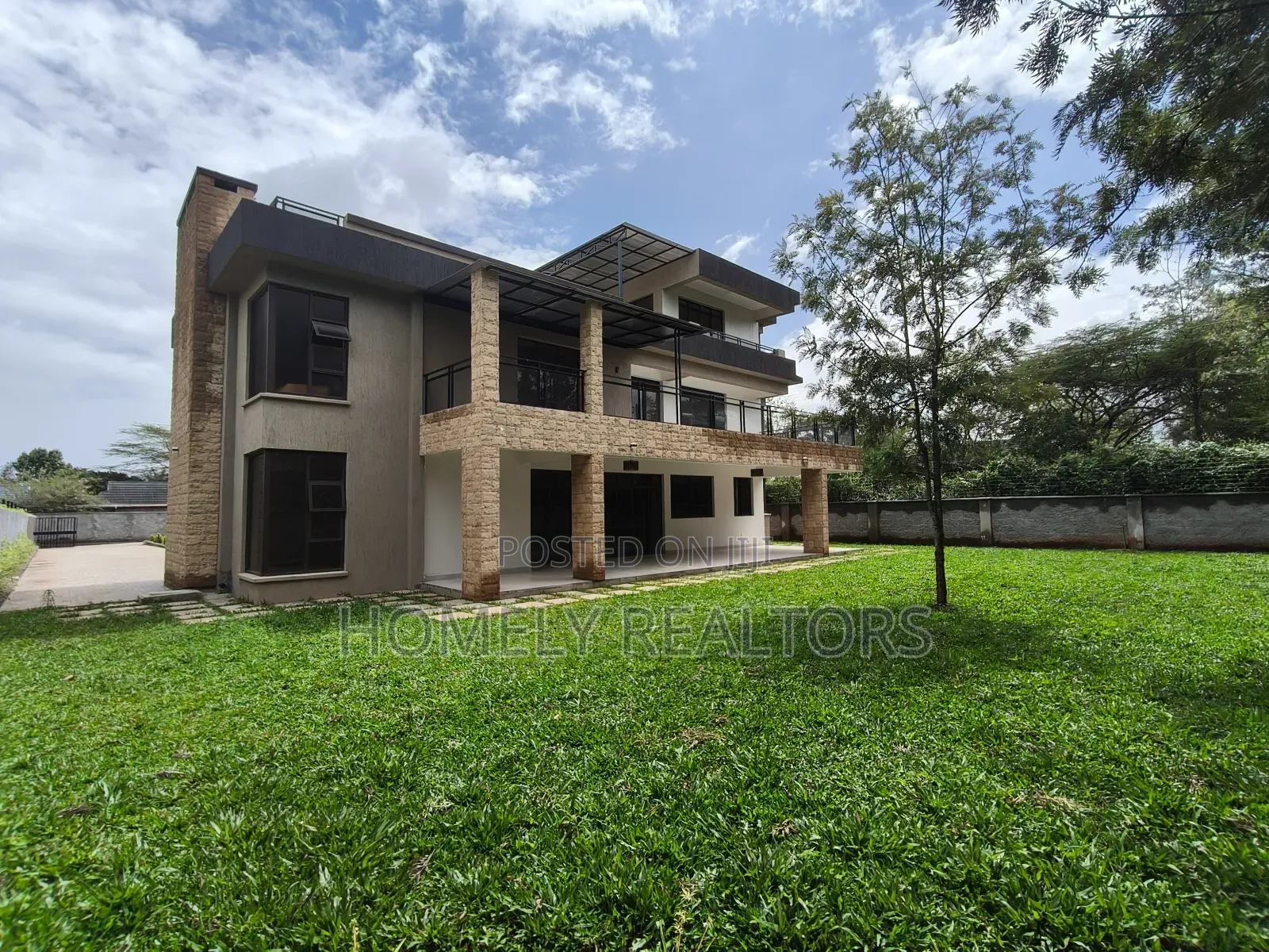 6bdrm Mansion in Karen, Nairobi for sale