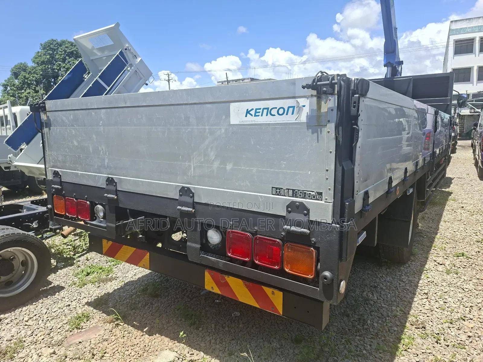 Fuso Fighter 7t With 5t Crane Capacity
