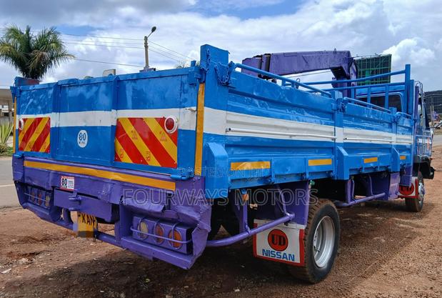 Nissan Diesel 1992 Blue - thumbnail 8