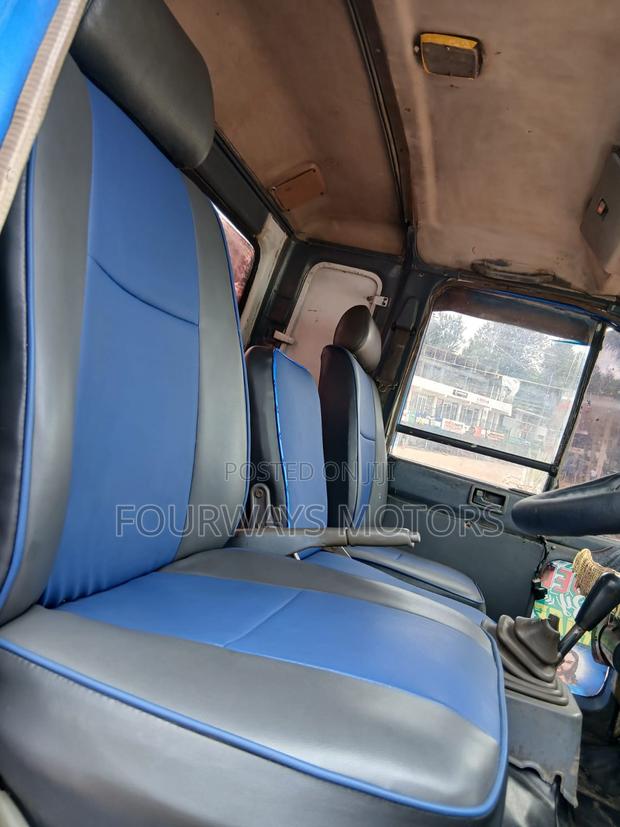 Nissan Diesel 1992 Blue - thumbnail 9