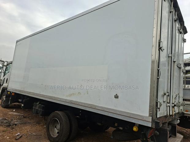 Isuzu Forward Frr90 - thumbnail 4