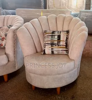 Queen Shape Styling Chair