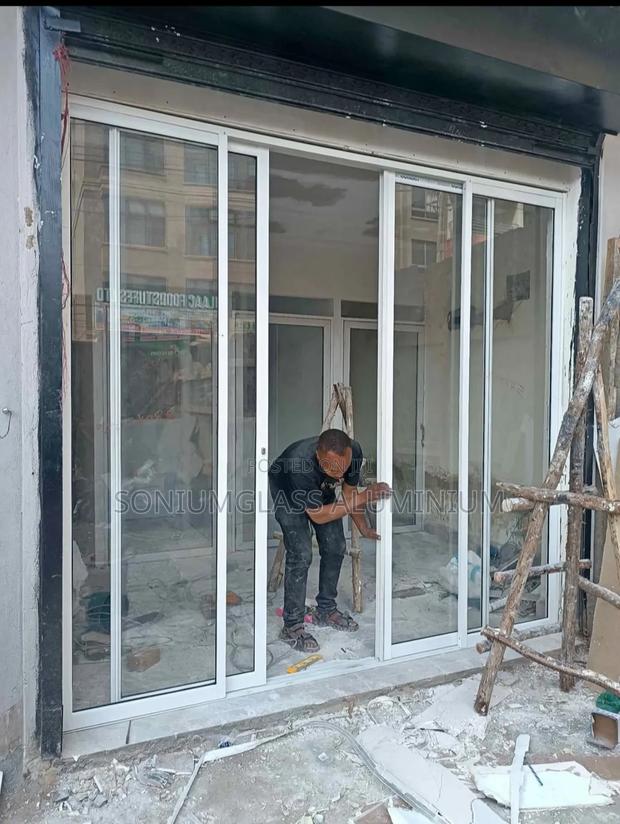 Sliding Doors - main view