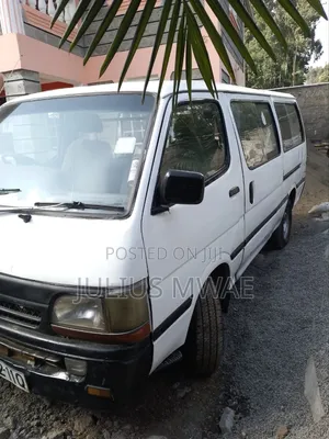Toyota HiAce 2007 White