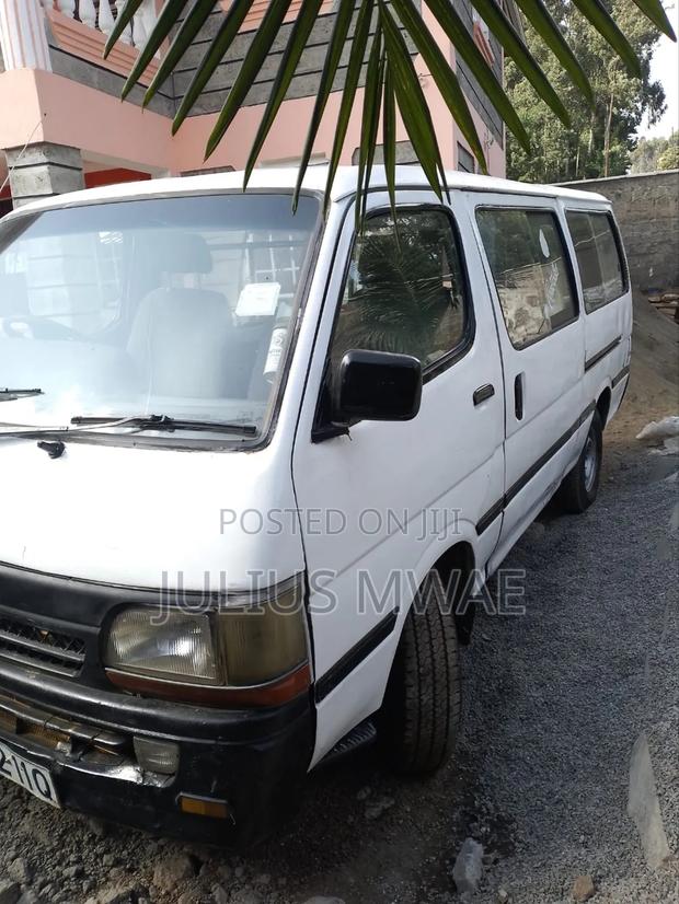 Toyota HiAce 2007 White