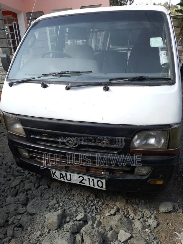 Toyota HiAce 2007 White - thumbnail 4