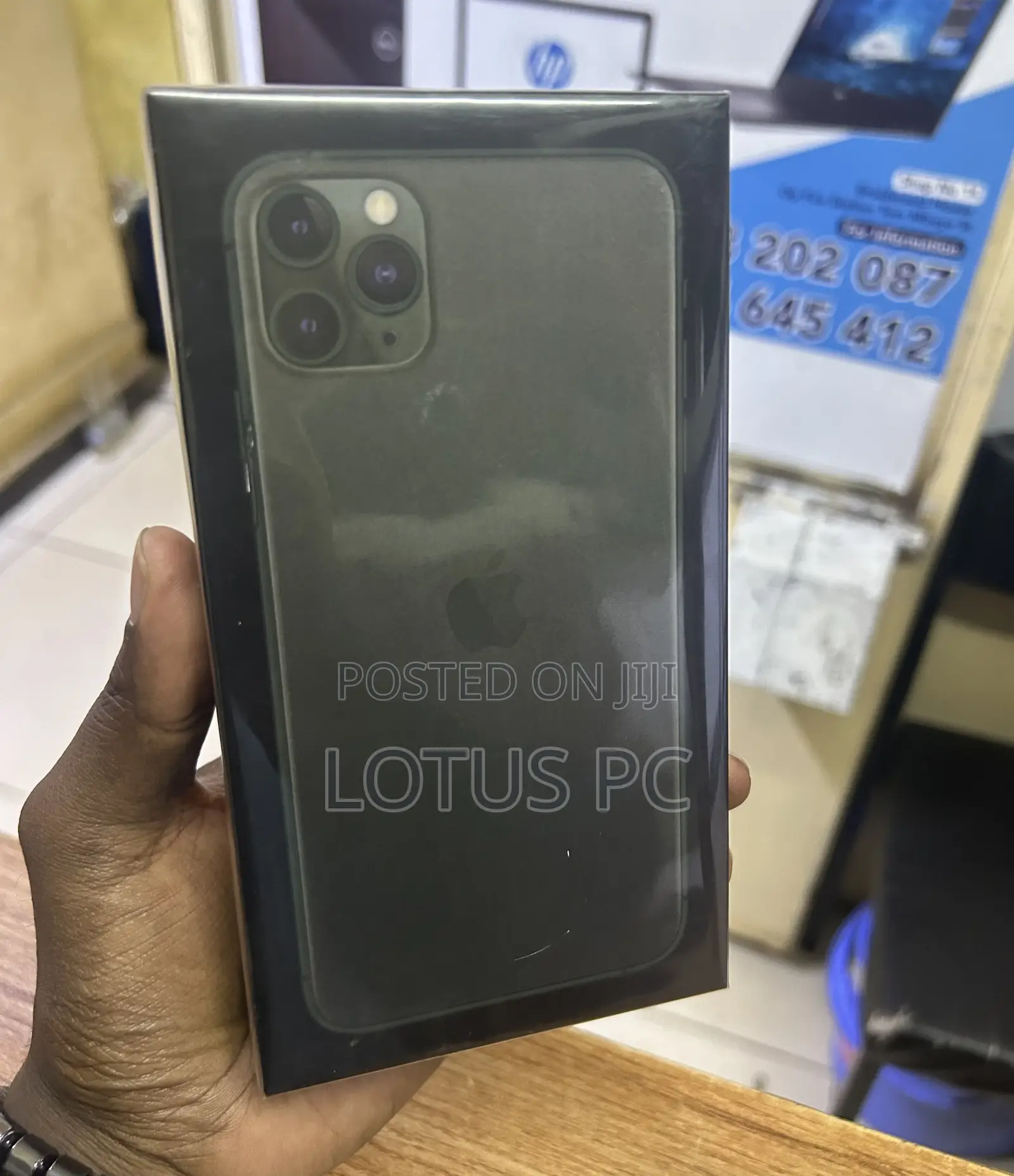 New Apple iPhone 11 Pro Max 256 GB Green