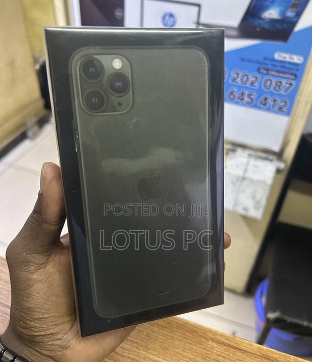 New Apple iPhone 11 Pro Max 256 GB Green