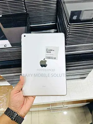 Apple iPad 5 (2022) 128 GB Gray