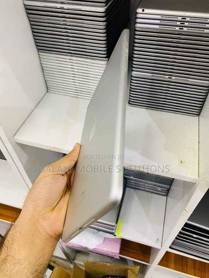 Apple iPad 5 (2022) 128 GB Gray
