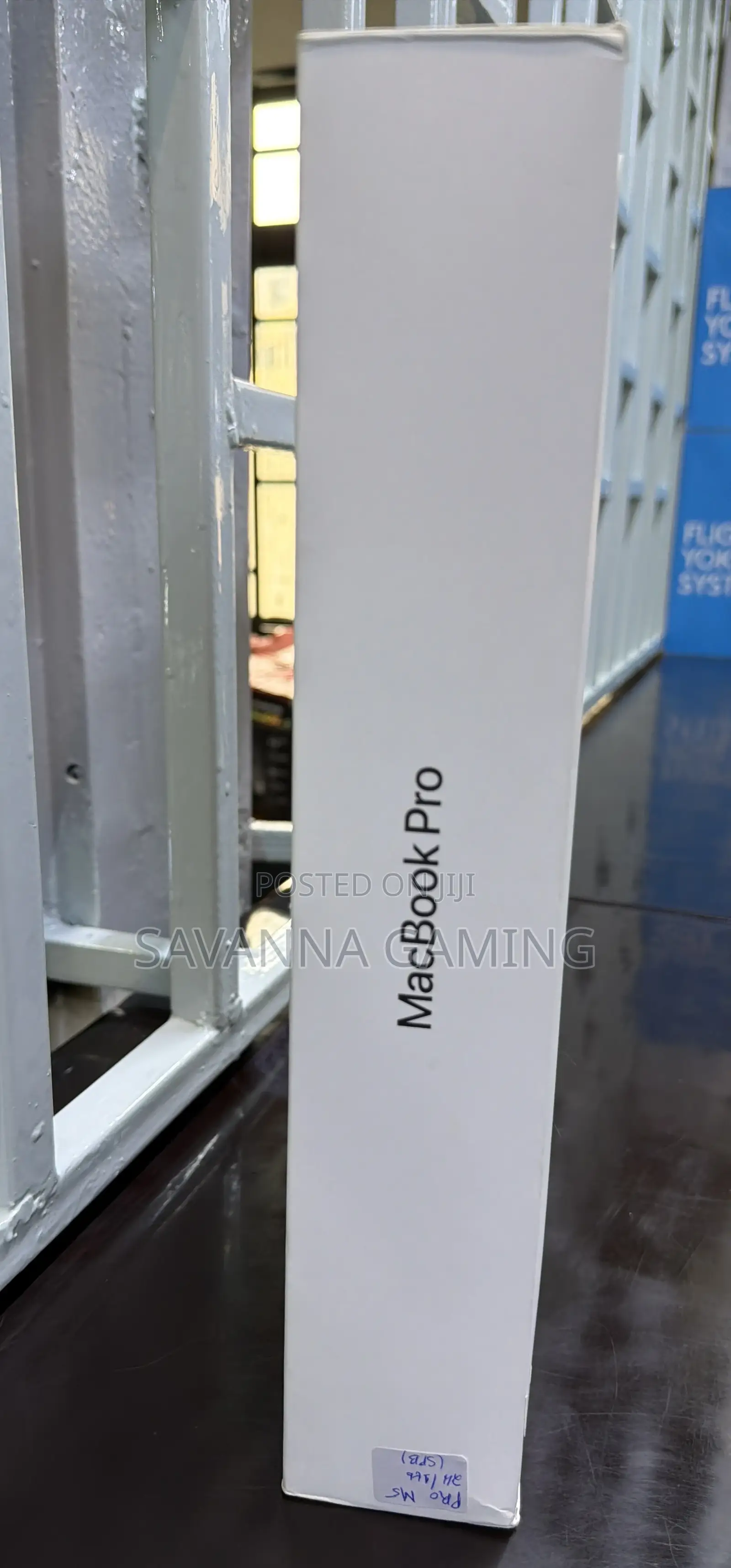 New Laptop Apple MacBook Pro 2025 M5 24GB Apple M5 SSD 1T