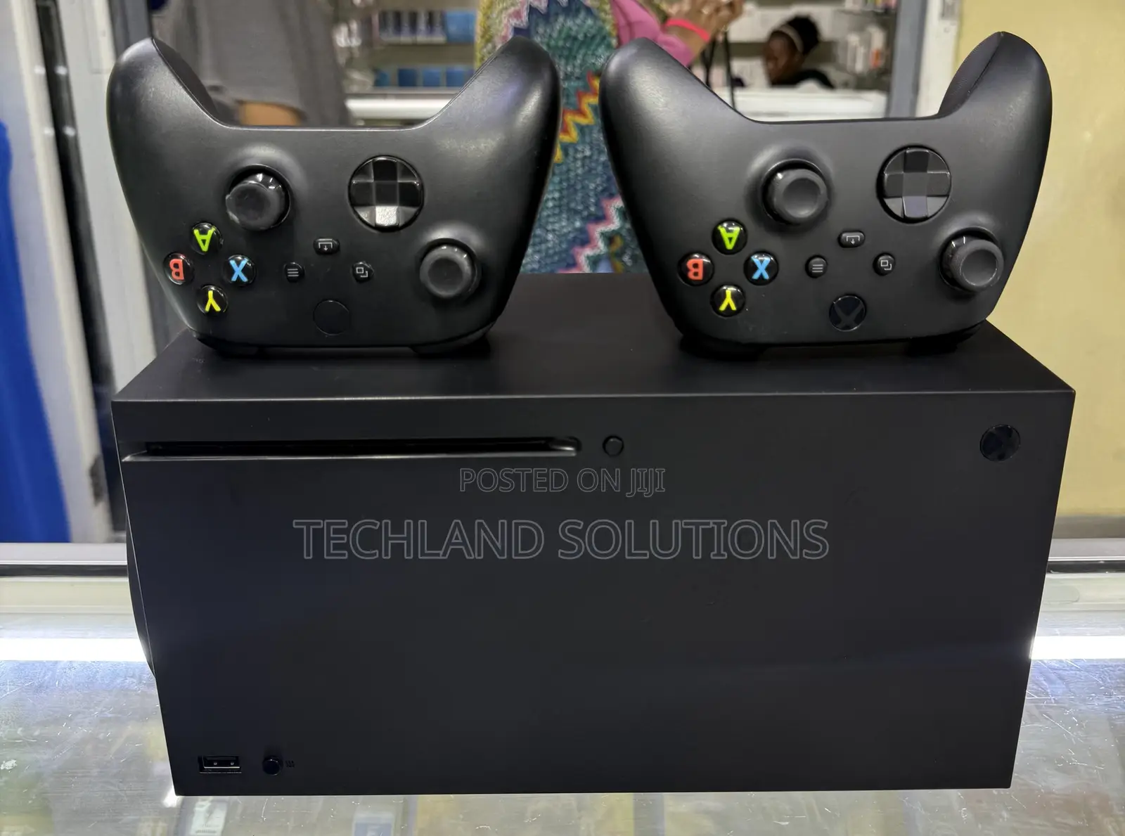 Good as New Xbox Series X With 2 Pads
