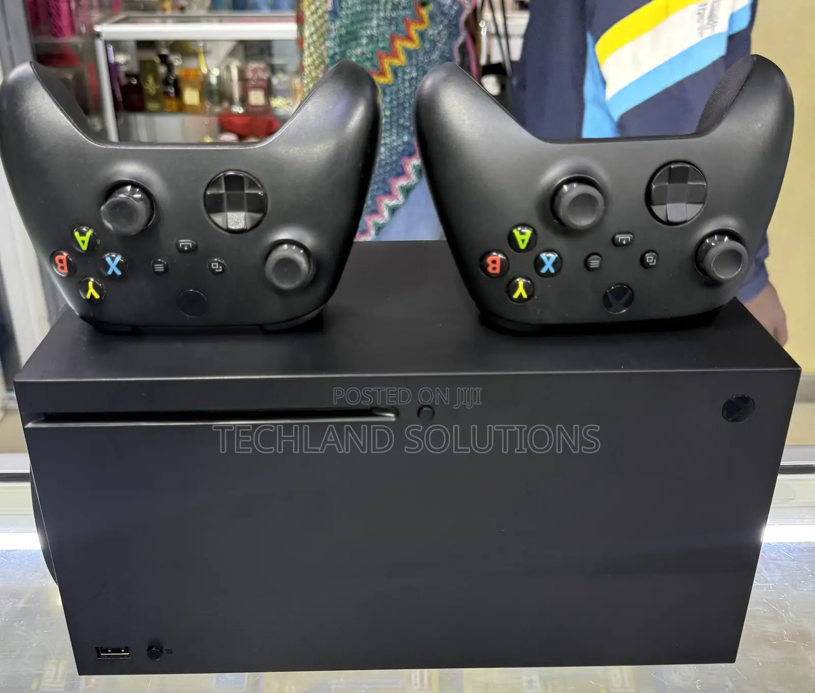 Good as New Xbox Series X With 2 Pads