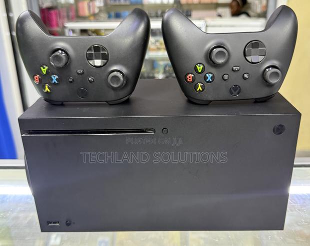 Good as New Xbox Series X With 2 Pads - thumbnail 5