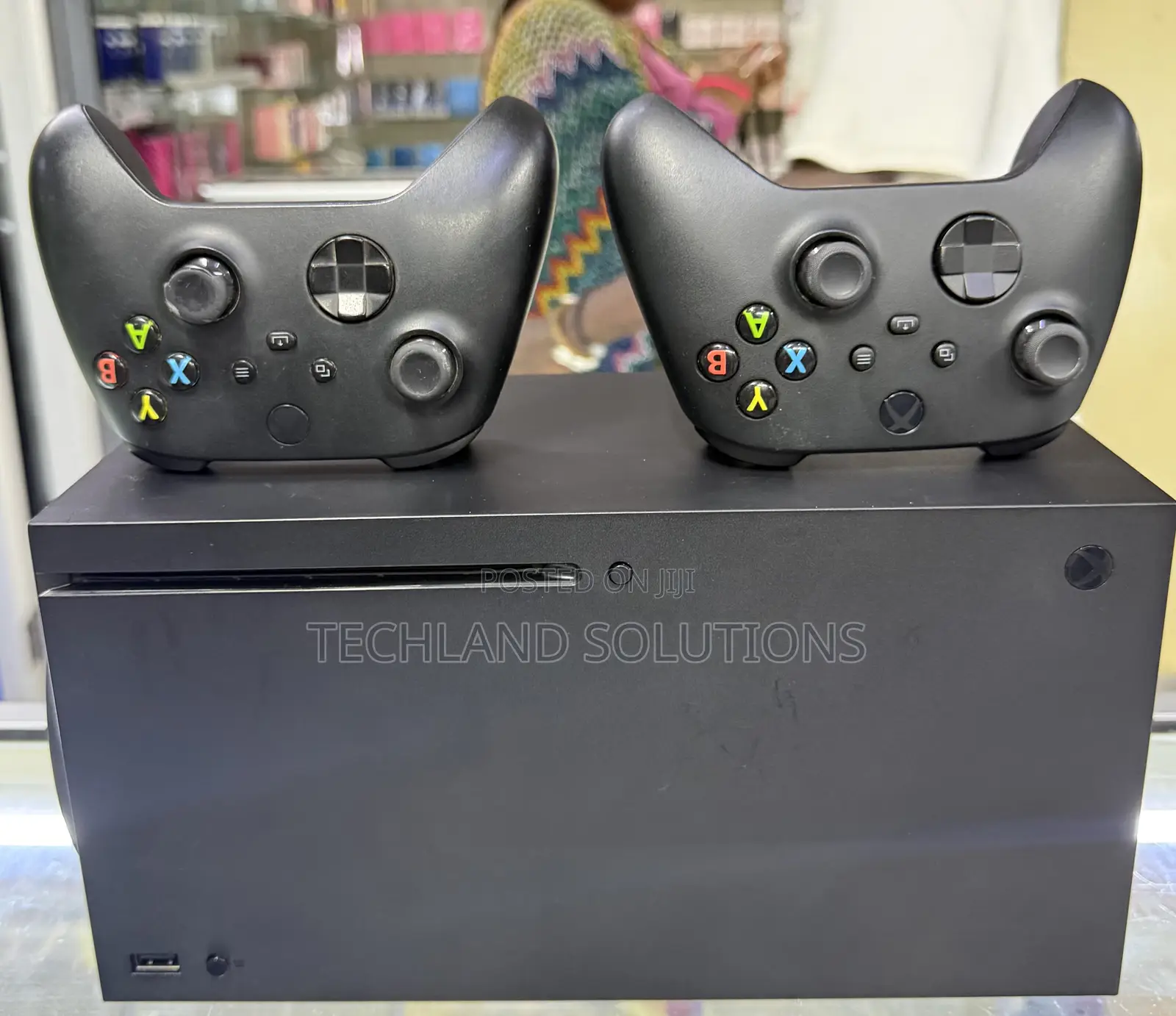 Good as New Xbox Series X With 2 Pads