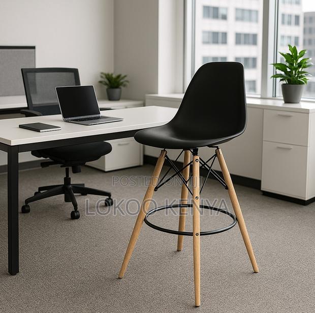 Barstool; Armless Plastic High-Eames Counter Chair