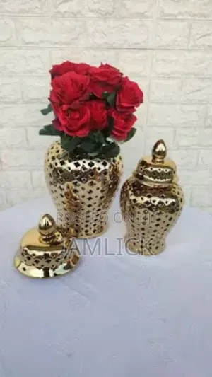 Luxurious Ceramic Ginger Jar / Flower Vase – Sp