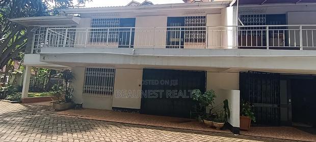 5 Bedroom Townhouse Office to Let
