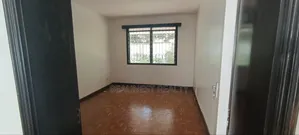 5 Bedroom Townhouse Office to Let