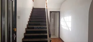 5 Bedroom Townhouse Office to Let