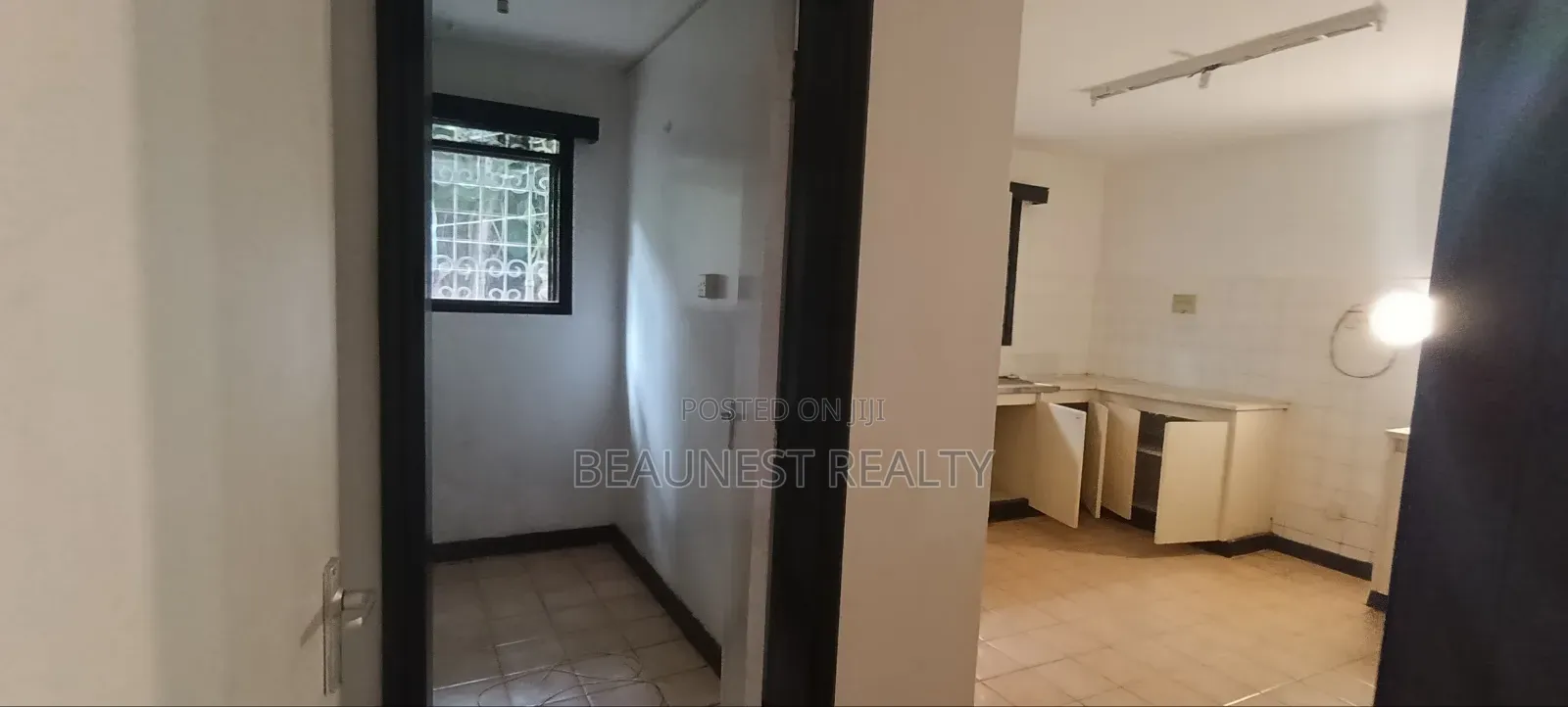 5 Bedroom Townhouse Office to Let