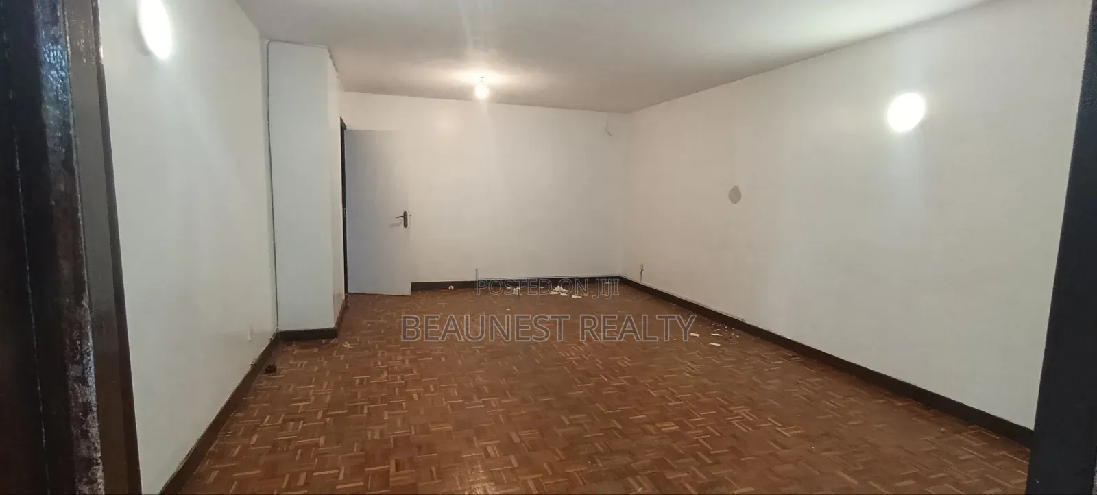 5 Bedroom Townhouse Office to Let