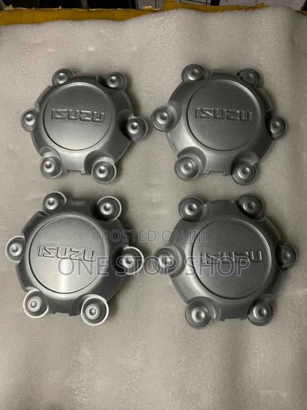 1pc Replacement Rim Center Caps With Isuzu Logo - main view