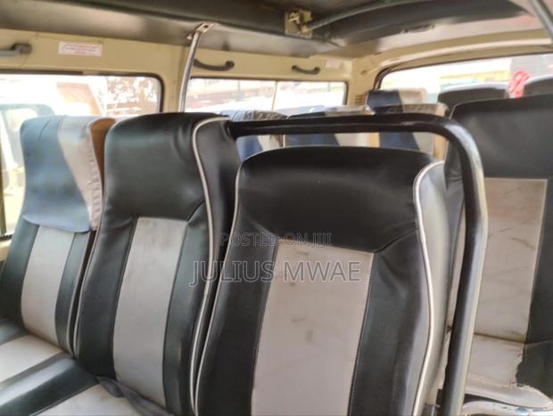 Toyota HiAce 2014 Blue - thumbnail 9