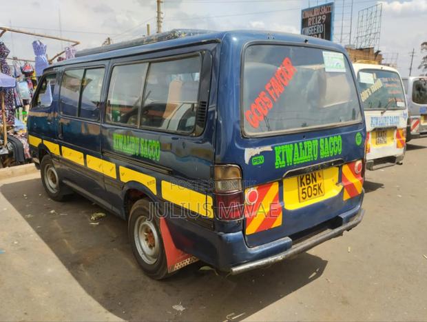 Toyota HiAce 2014 Blue - thumbnail 10
