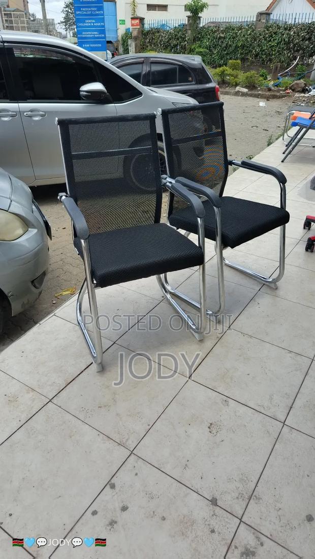 Office Visitors / Conference Chair – Comfortable & Professional - main view