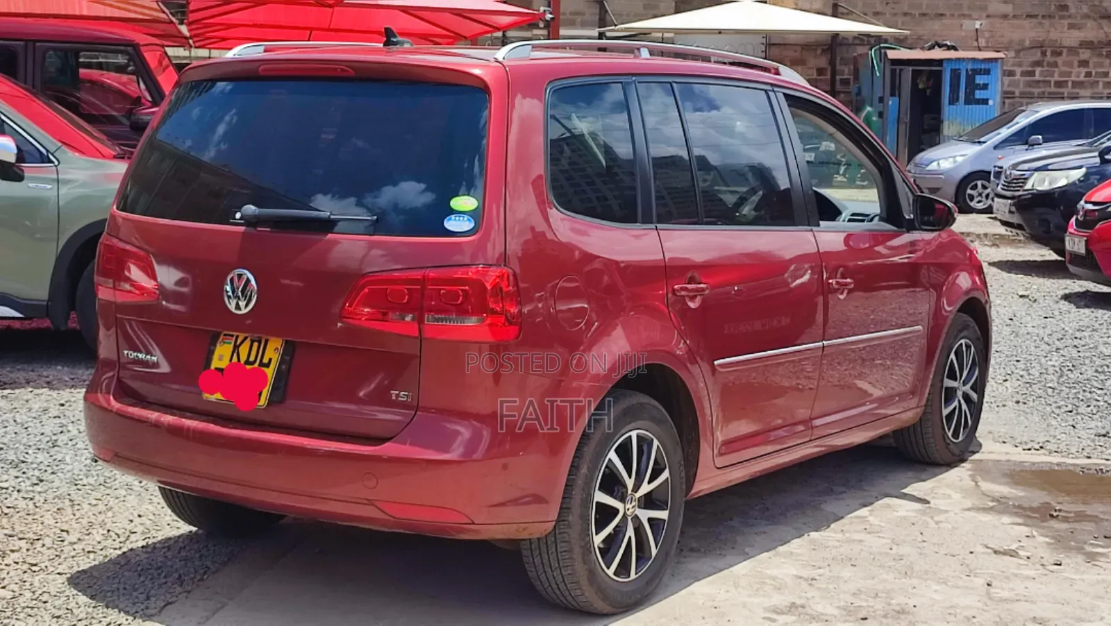 Volkswagen Touran 2016 Red