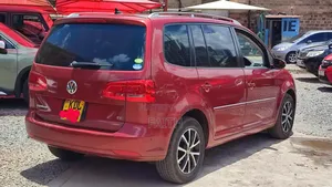 Volkswagen Touran 2016 Red