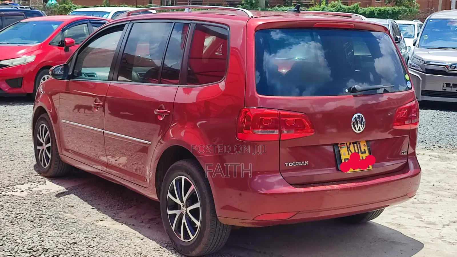 Volkswagen Touran 2016 Red
