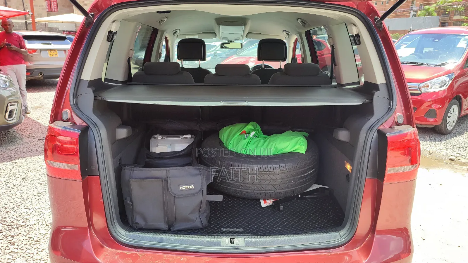 Volkswagen Touran 2016 Red