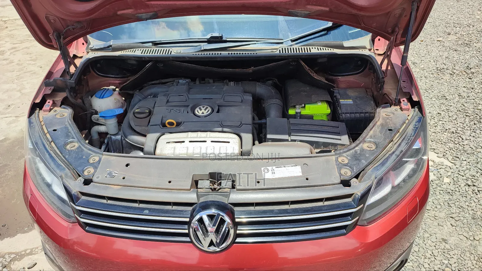 Volkswagen Touran 2016 Red