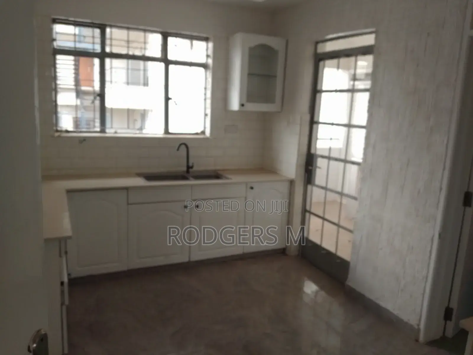4bdrm Apartment in Riverside Drive for rent