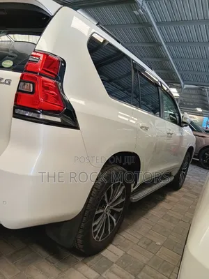 Toyota Land Cruiser 79 Series 2018 White