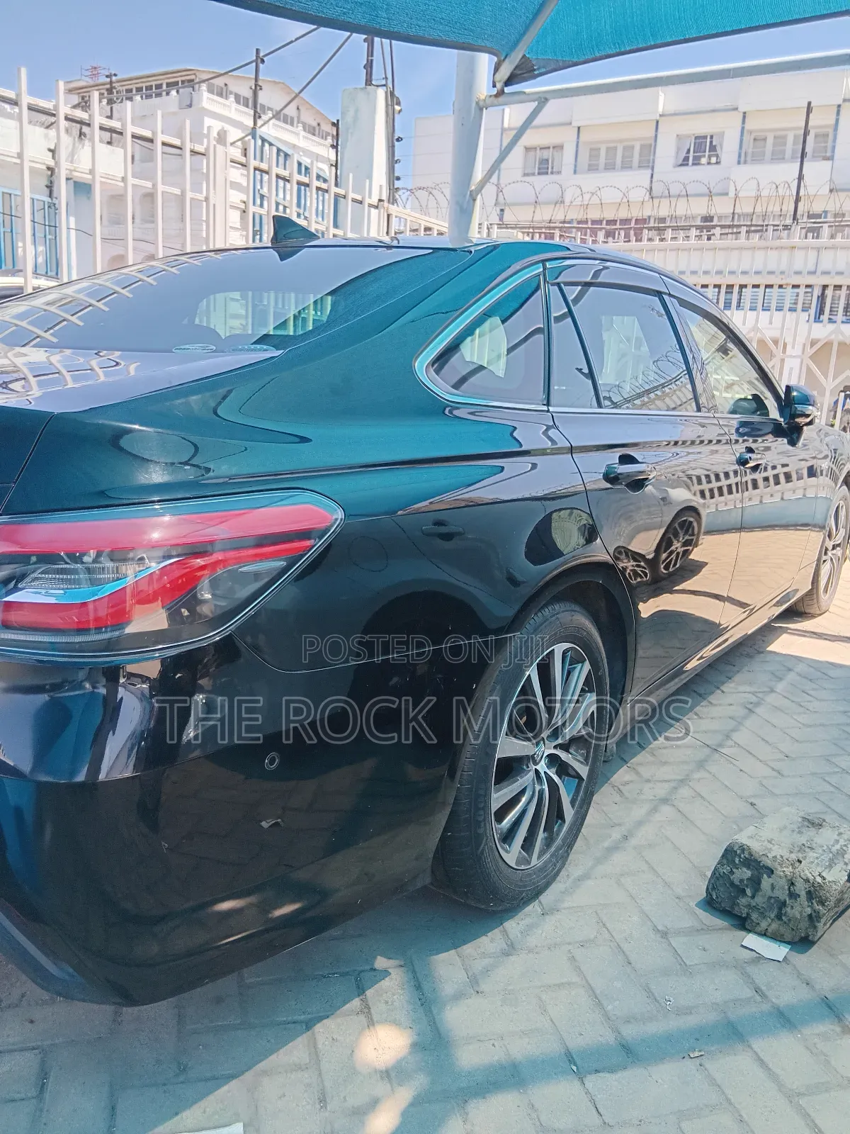 Toyota Crown 2018 Black